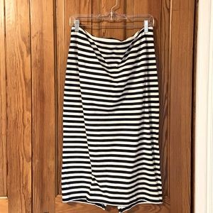 Knit Pencil Skirt in Stripe